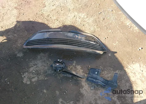 2019 Toyota Corolla Le from USA, damaged, VIN 2T1BURHE4KC147738